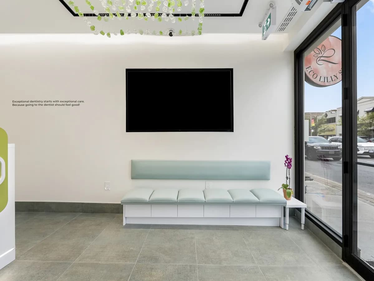 The waiting bench by the front window at Allo Dental Clinic