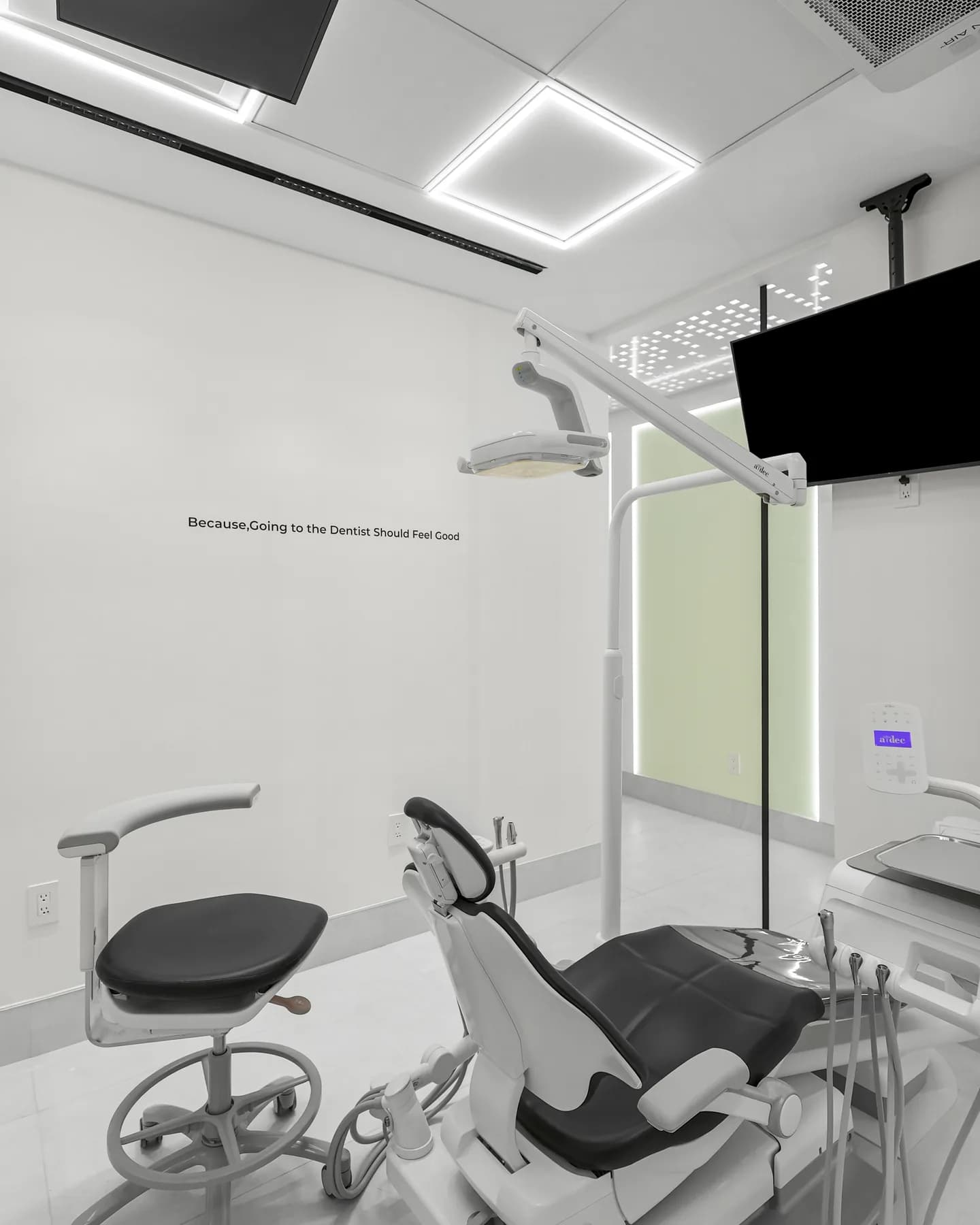 A calm, bright treatment room at Allo Dental Clinic